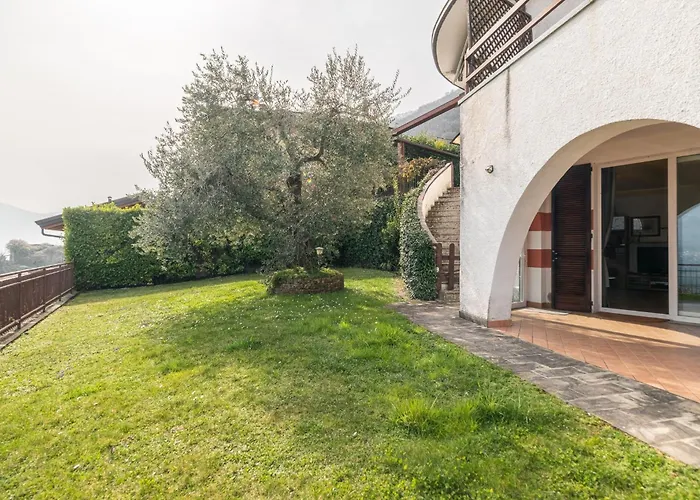 Apartament La Terrazza Sul Tavernola Bergamasca